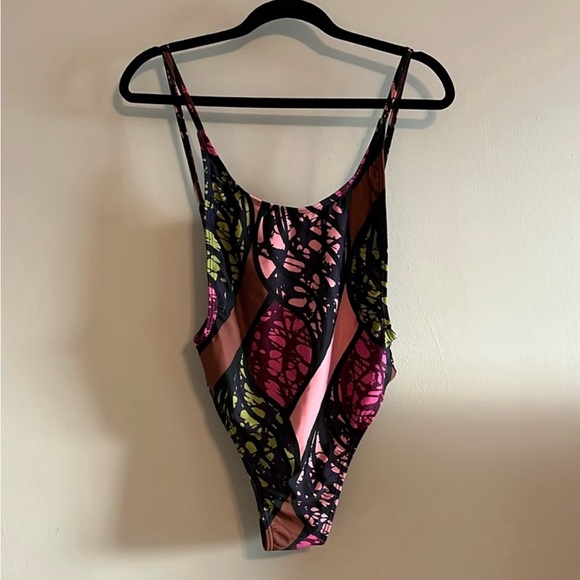 BFYNE Ravn Lowback Cheeky Swimsuit - Picture 1 of 6